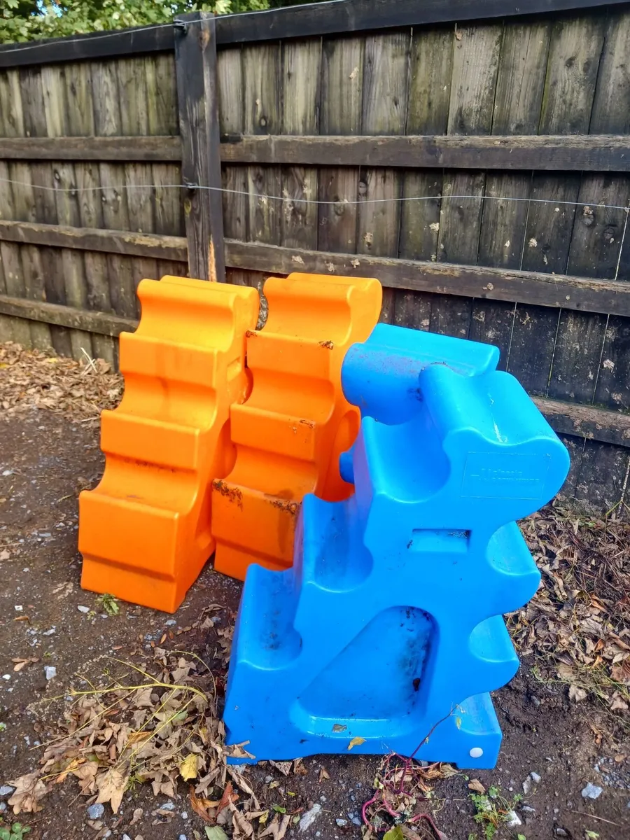 Poly Horse Jumps - Image 1