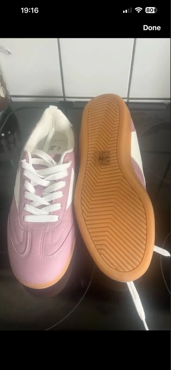 Ladies new trainers size 6 €10 - Image 3