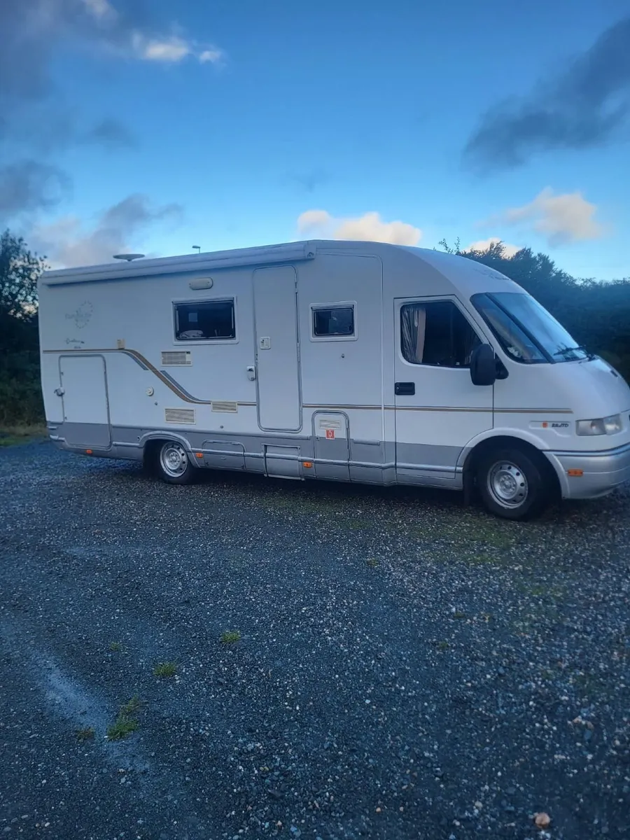 Camper - Image 1