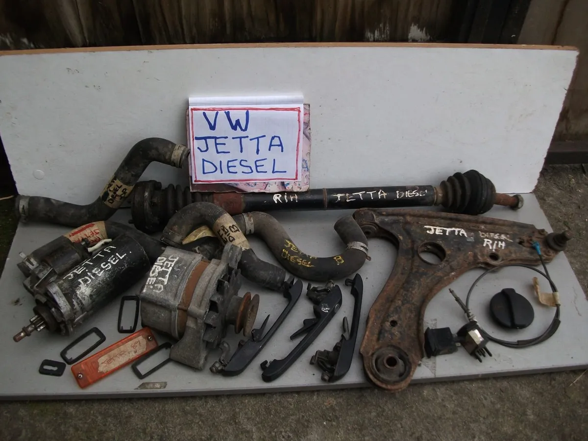 VINTAGE   CAR  PARTS. - Image 1