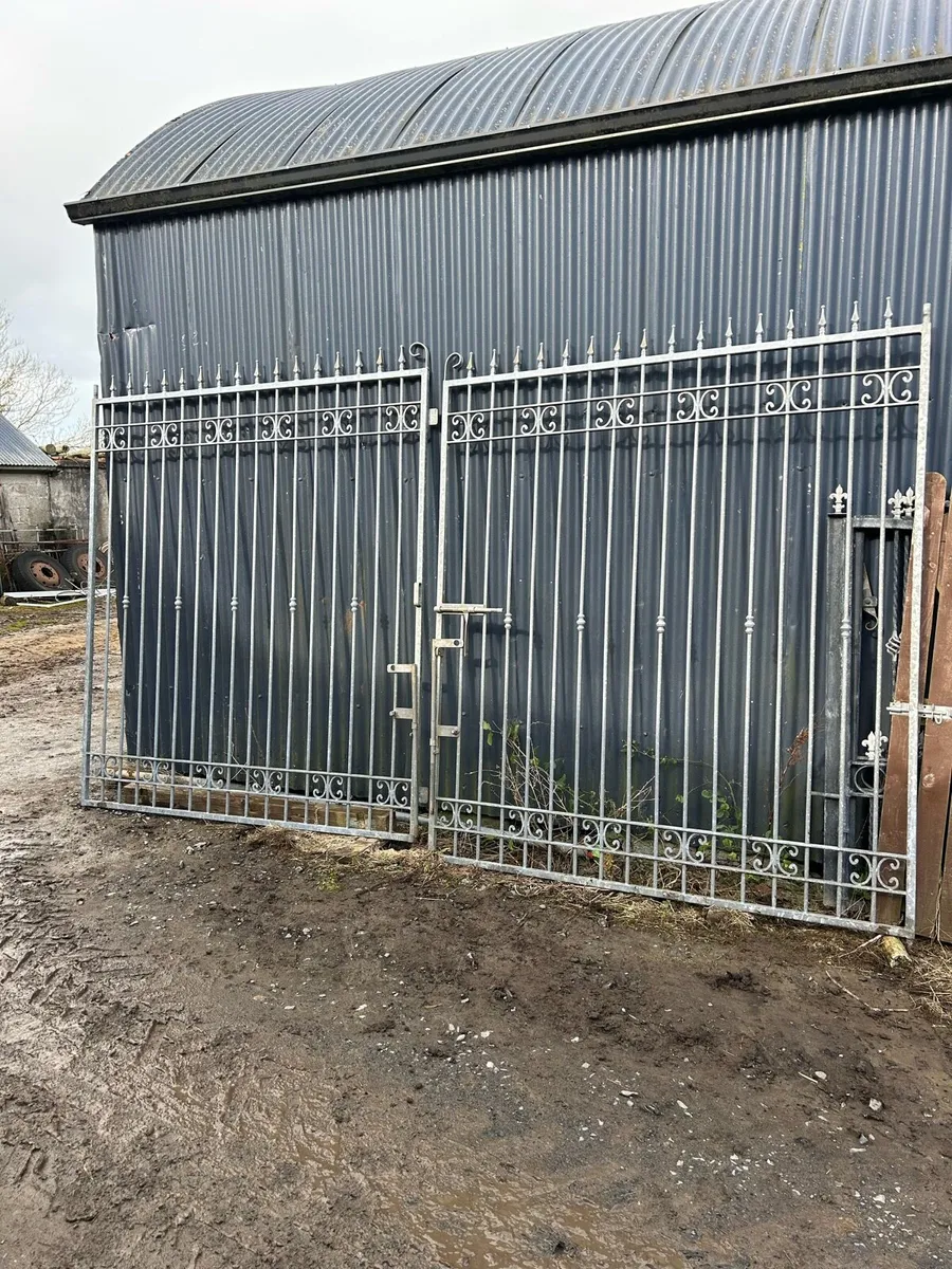 Gates - Image 1