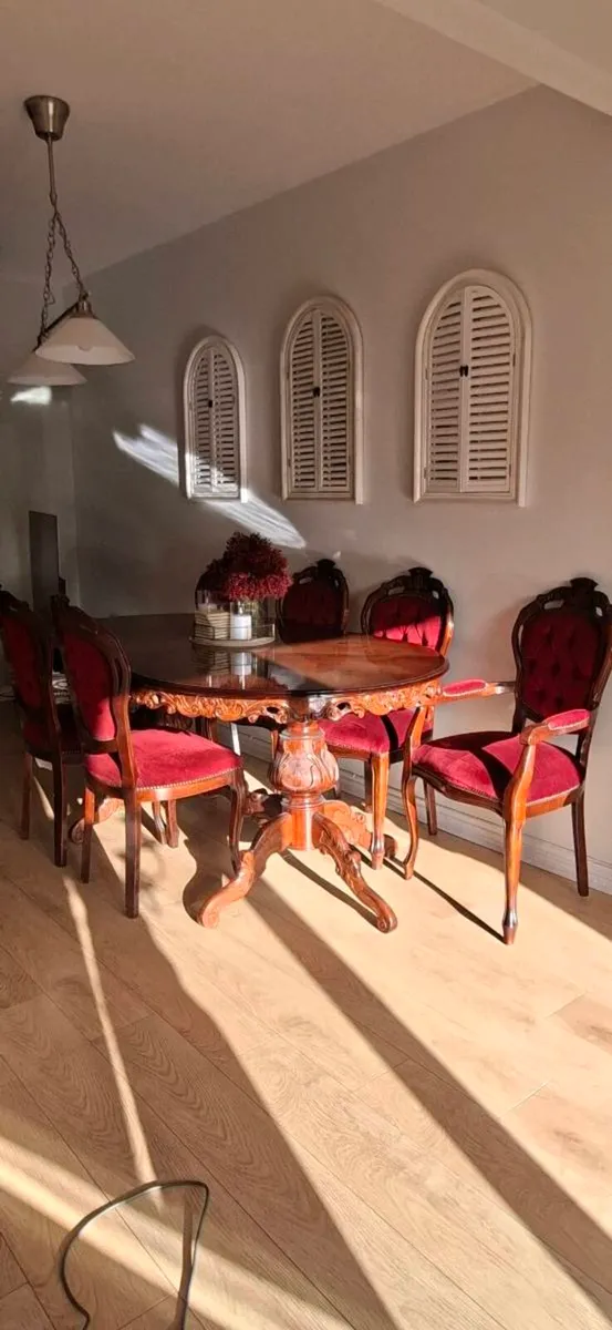 Antique table and chair set - Image 4