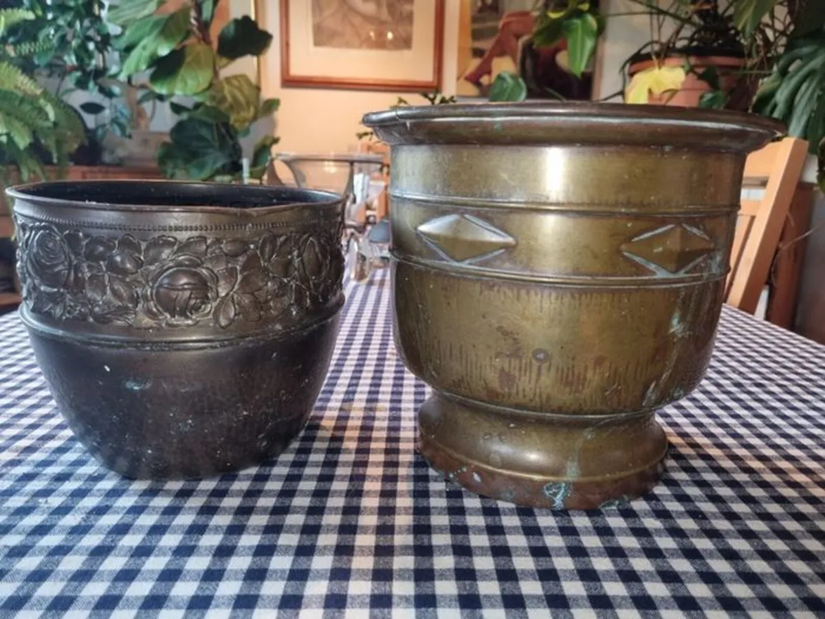 Two vintage brass flower pots - Image 1