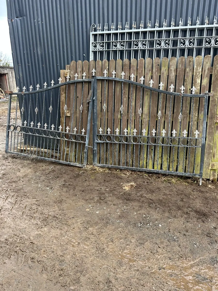 Gates - Image 1