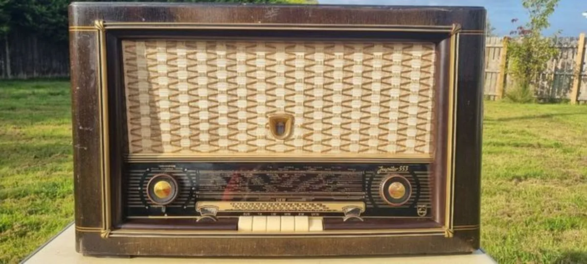 Vintage radio -Philips Jupiter 553 - Image 1