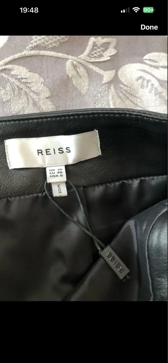 Ladies designer leather skirt size 10 €15 - Image 3