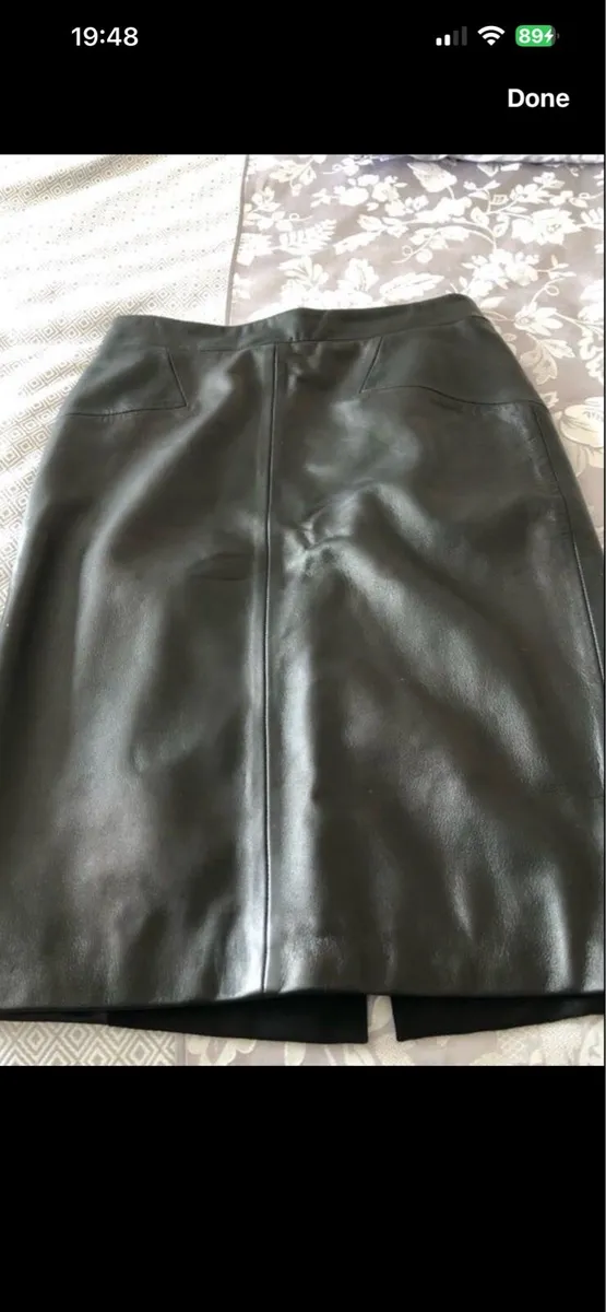 Ladies designer leather skirt size 10 €15 - Image 1