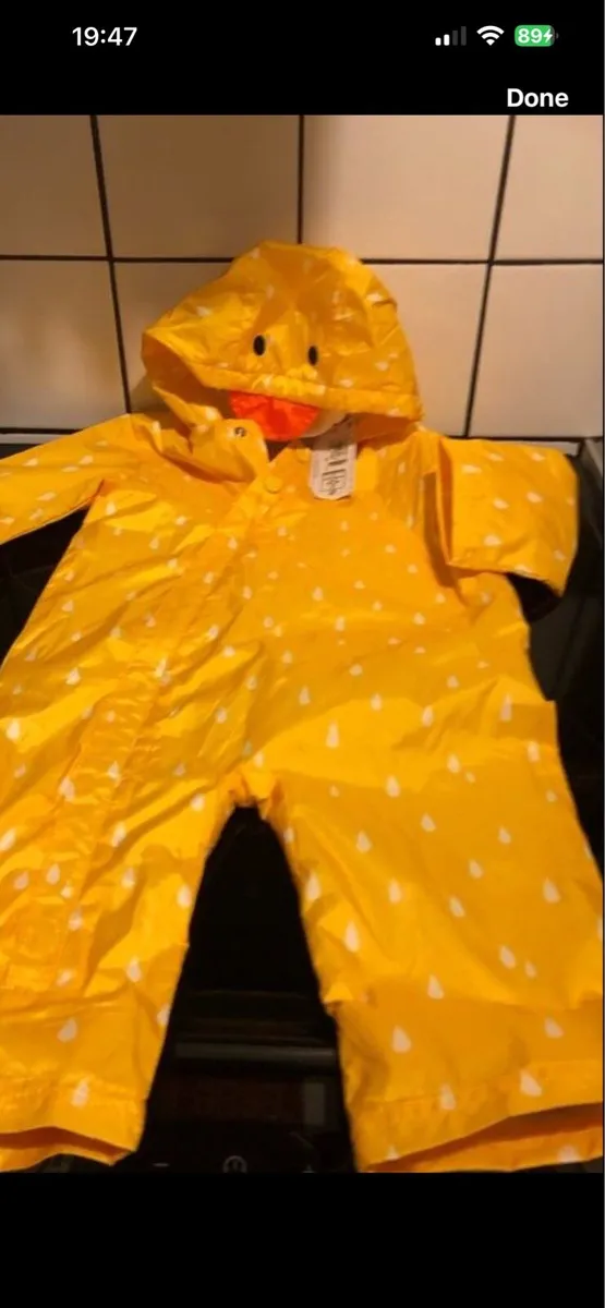 Boys BNWT suit 9/12 mths €10 - Image 1
