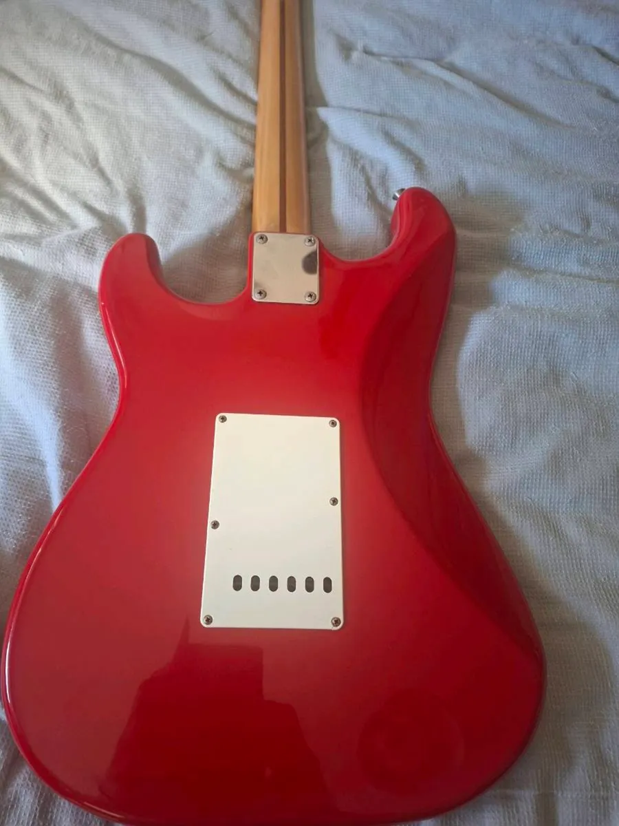 1990 Japanese Fender Squier Stratocaster - Image 4