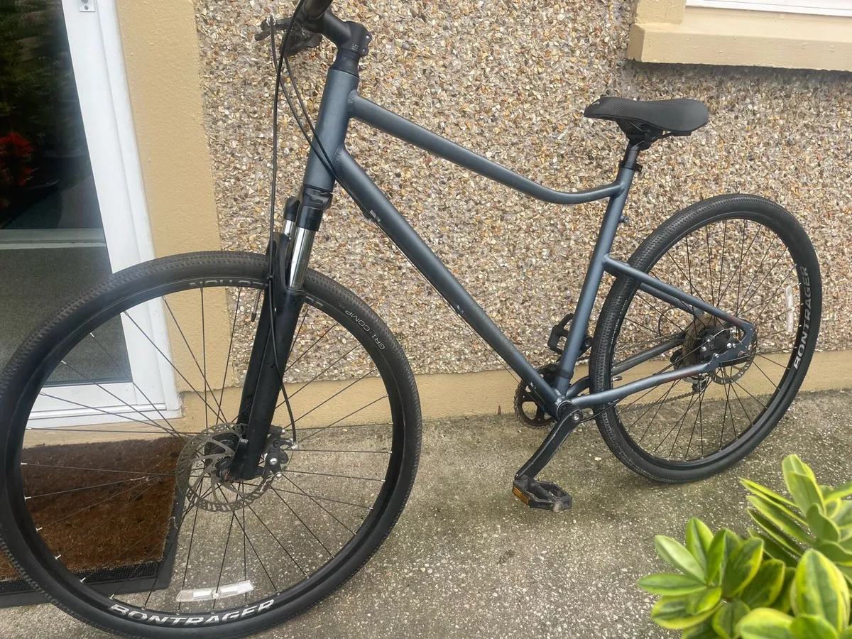 Riverside Hybrid Bike - Image 1