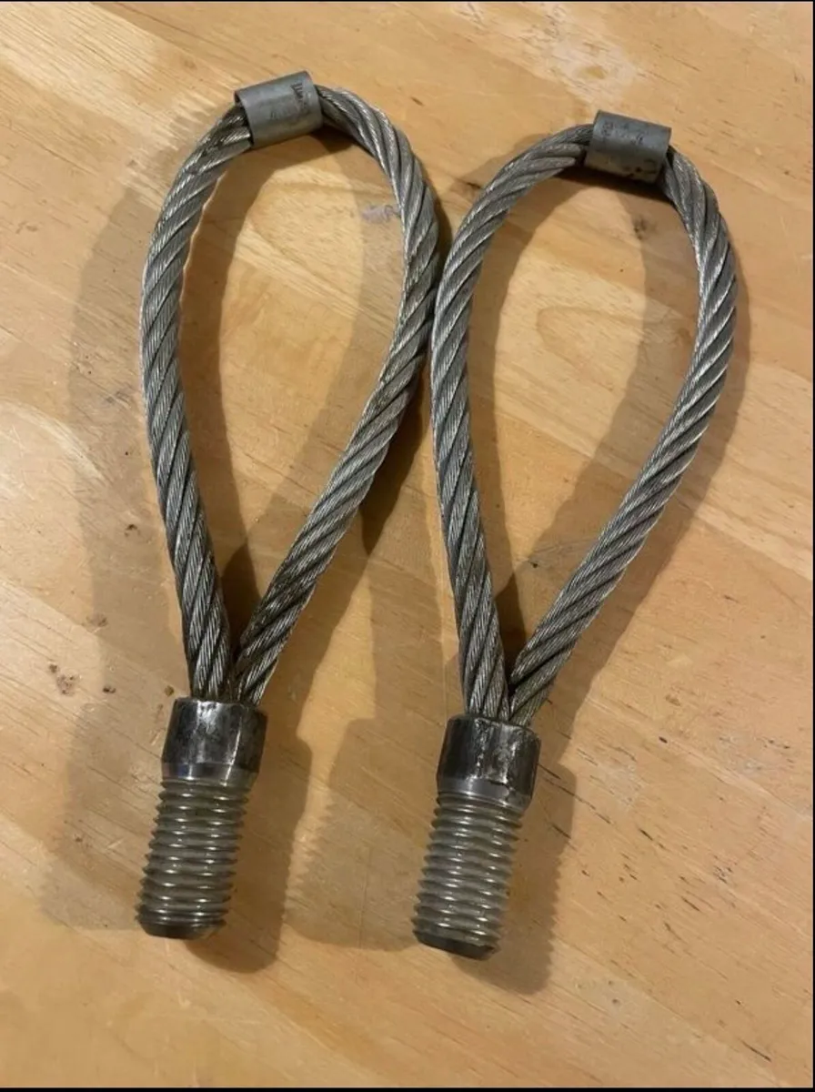 Wire lifting loops - Image 1