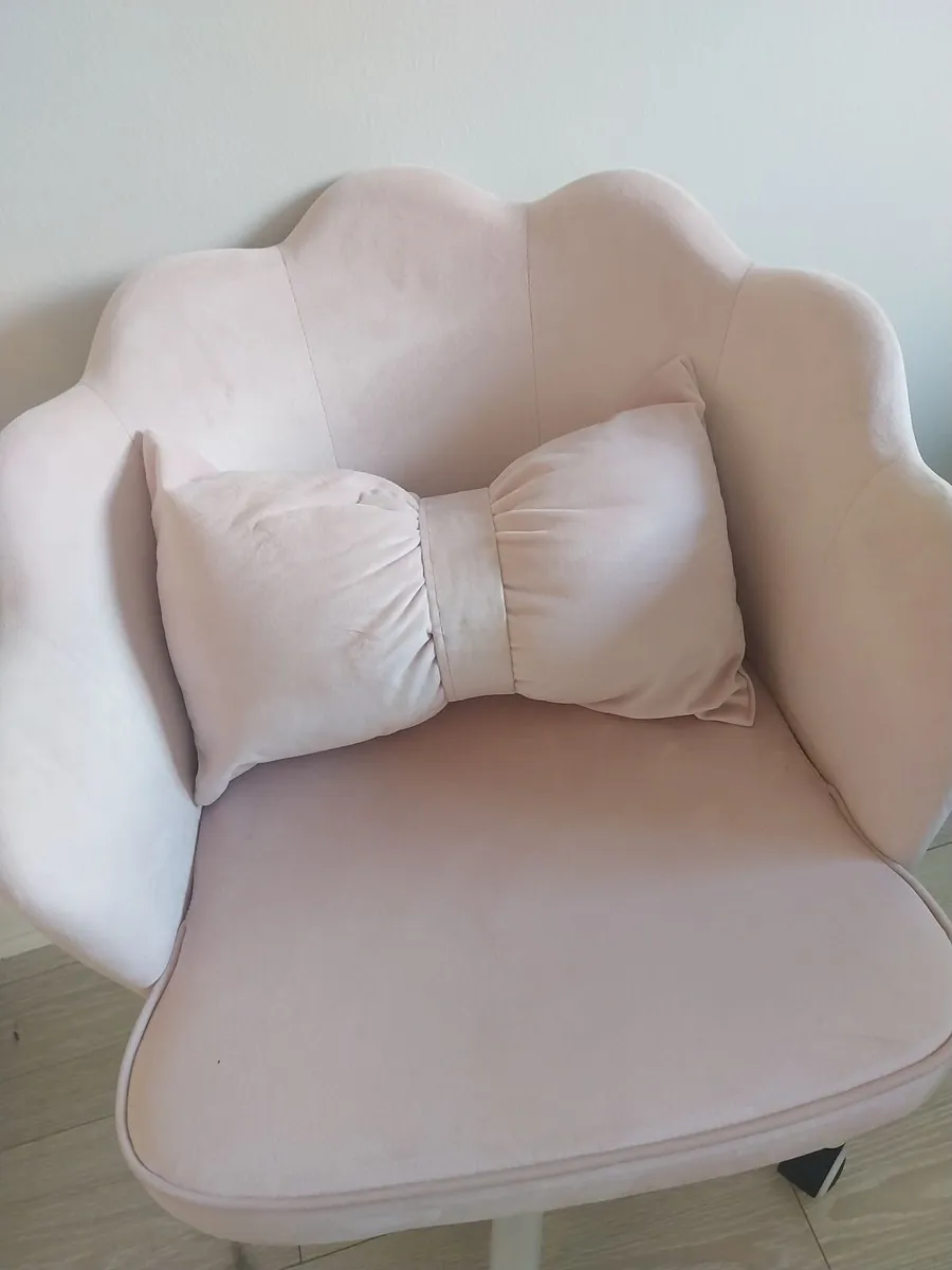 Swivel Chair - Image 4