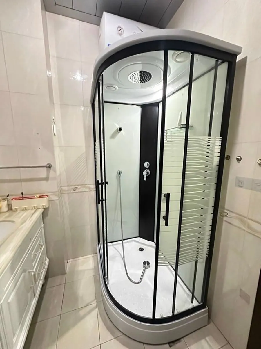 shower room, shower tray, shower base - Image 1