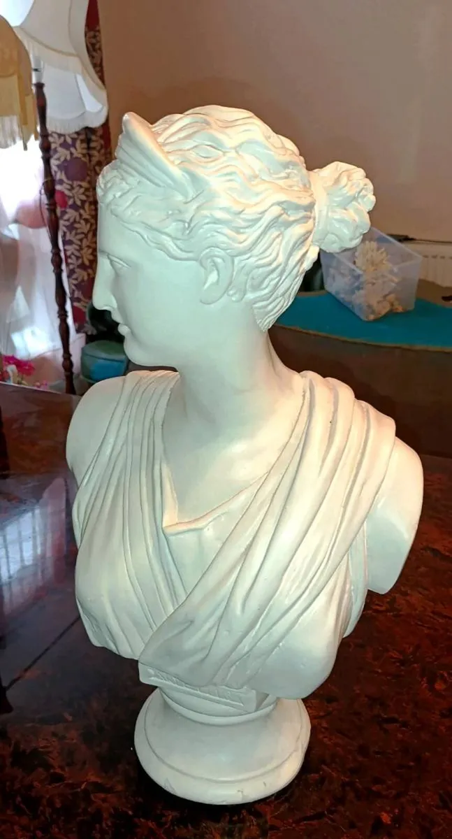 Large Neoclassical female bust - Image 1