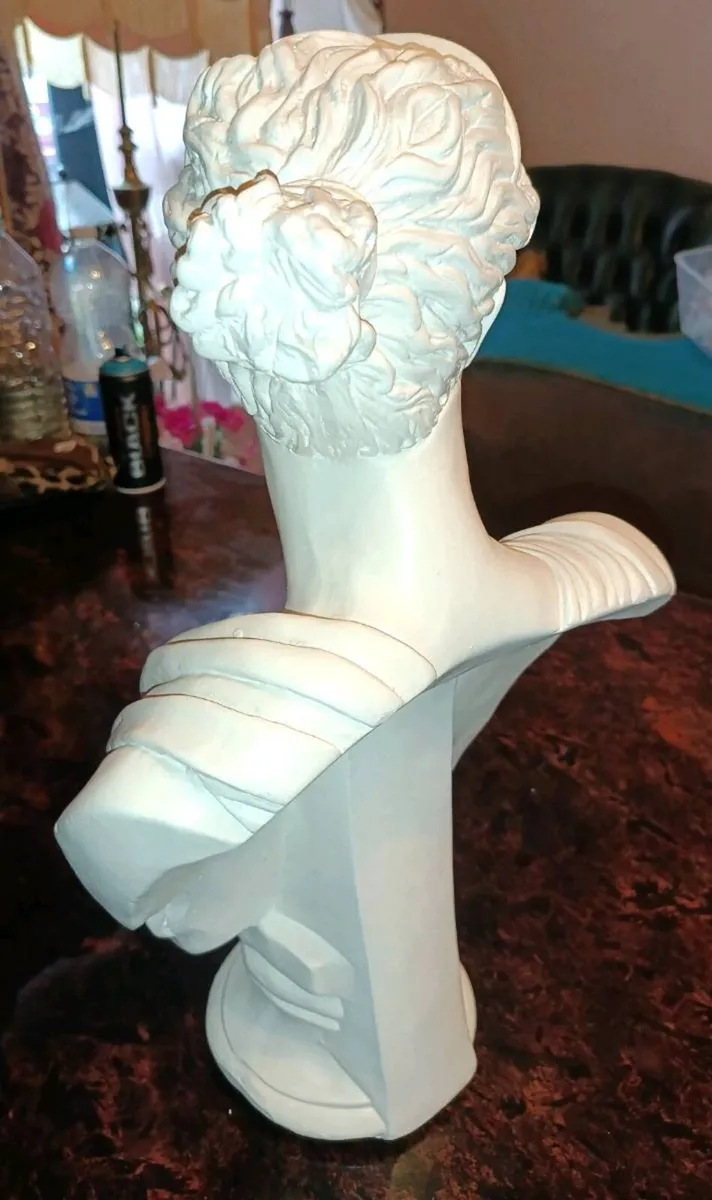 Large Neoclassical female bust - Image 2