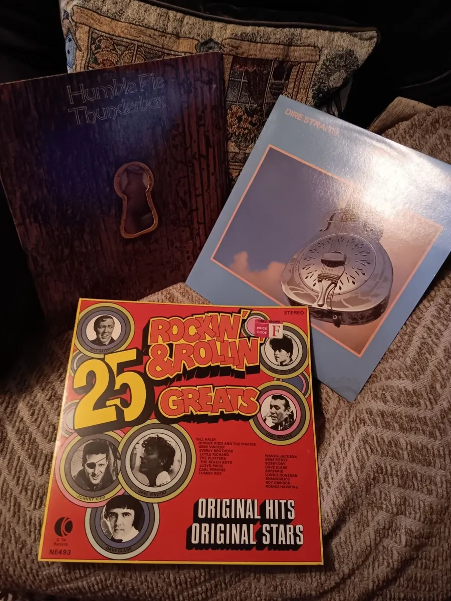 Vintage vinyl records - Image 1