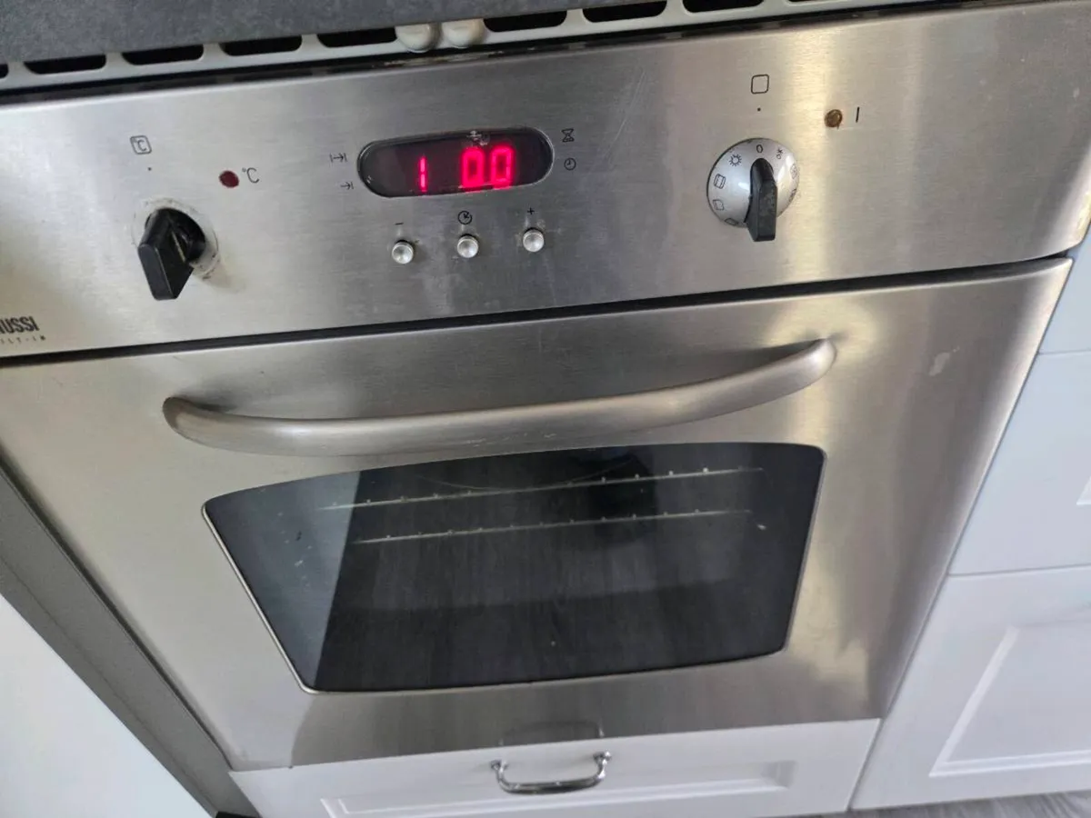 Ceramic hob and built in Electric Oven - Image 1