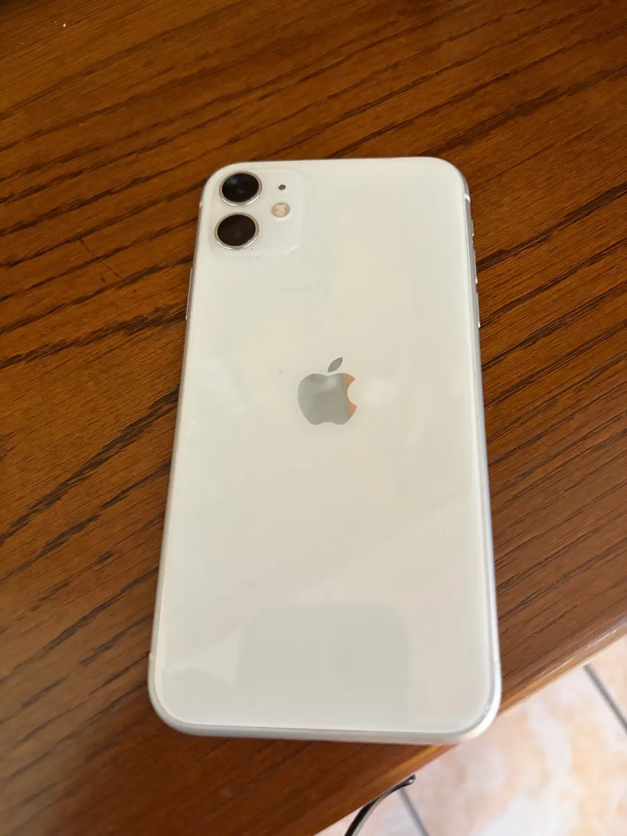 IPhone 11 - Image 1