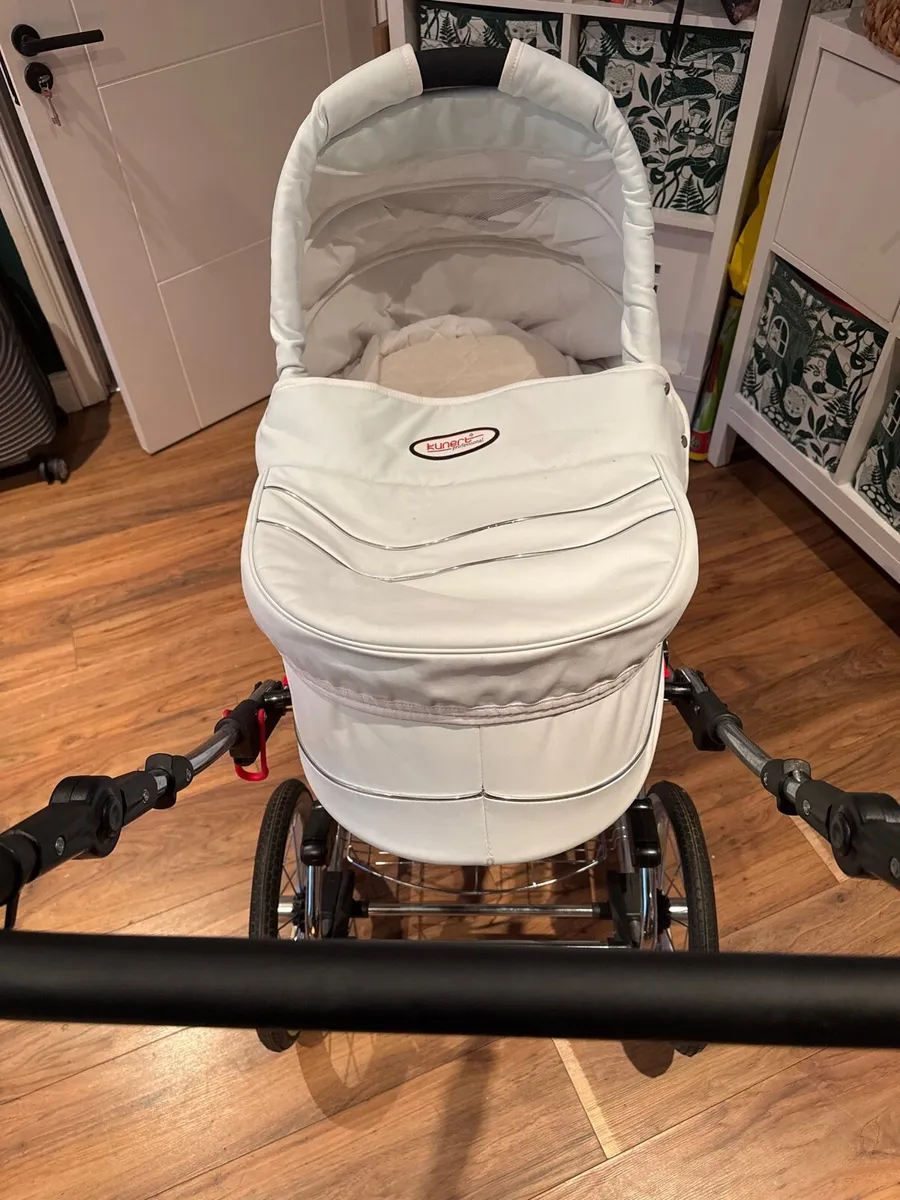 Pram - Image 1