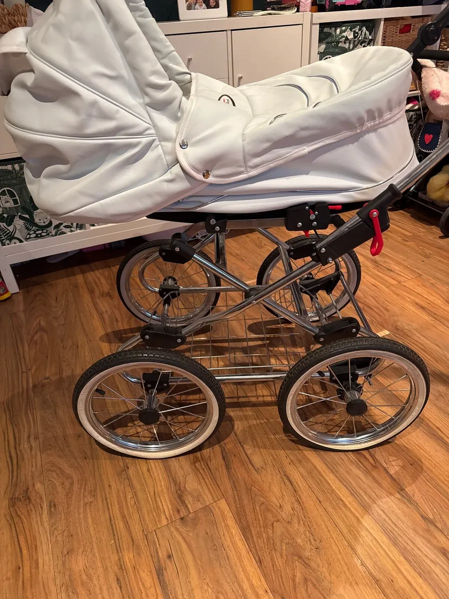 Pram - Image 2