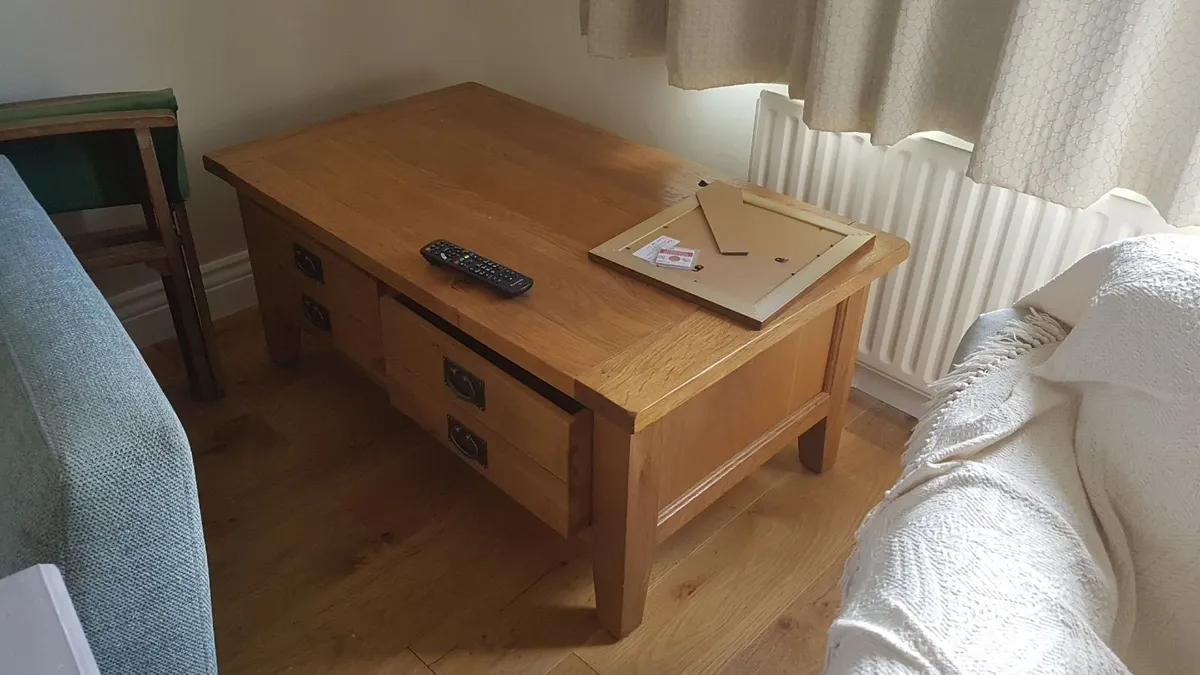 Coffee table solid oak - Image 1