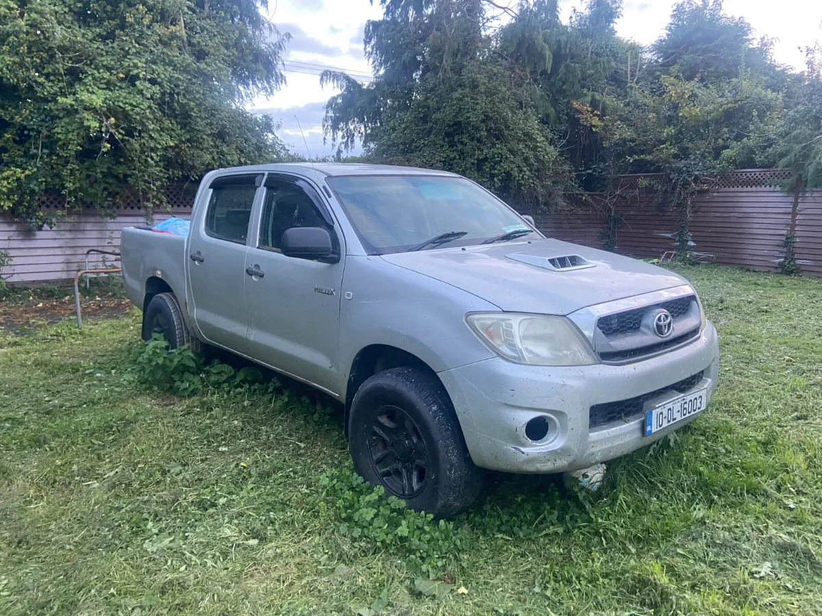 2010 Toyota hilux - Image 2
