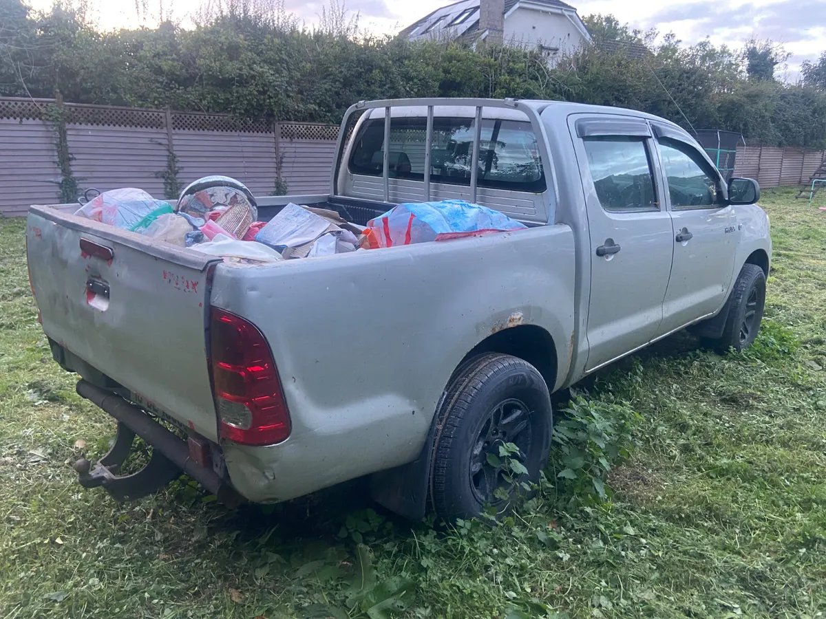 2010 Toyota hilux - Image 4