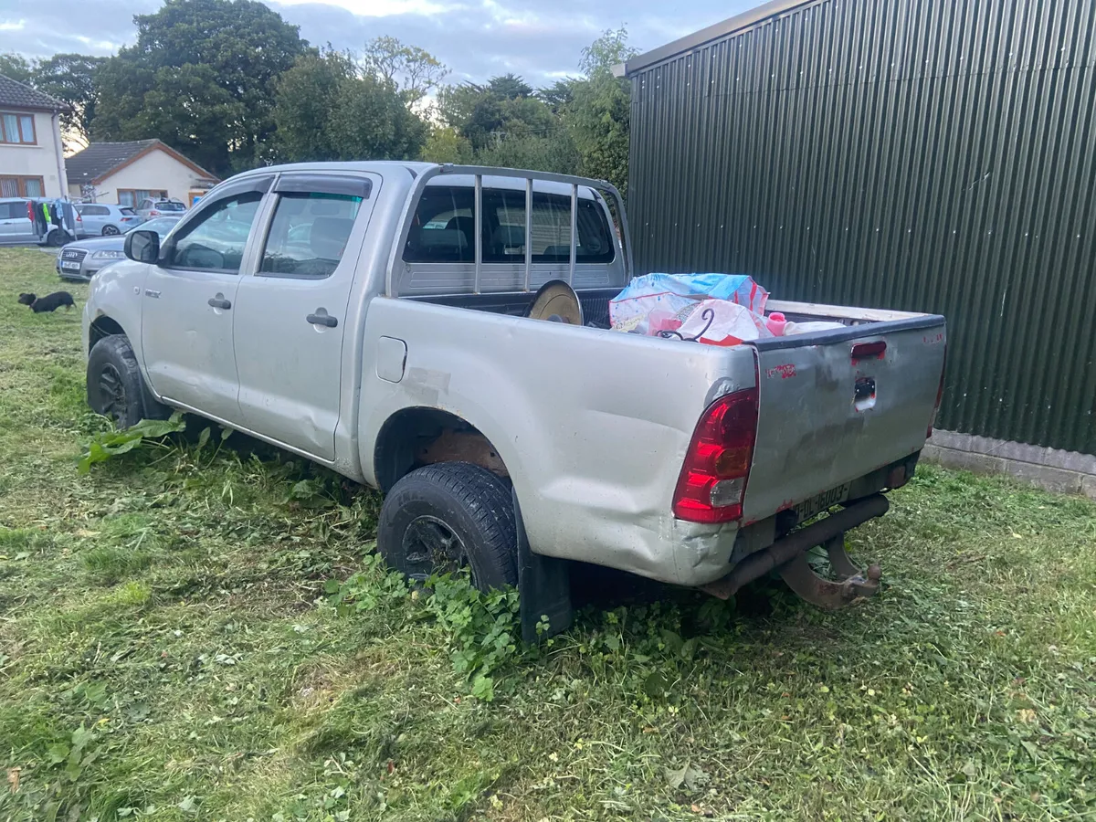 2010 Toyota hilux - Image 3