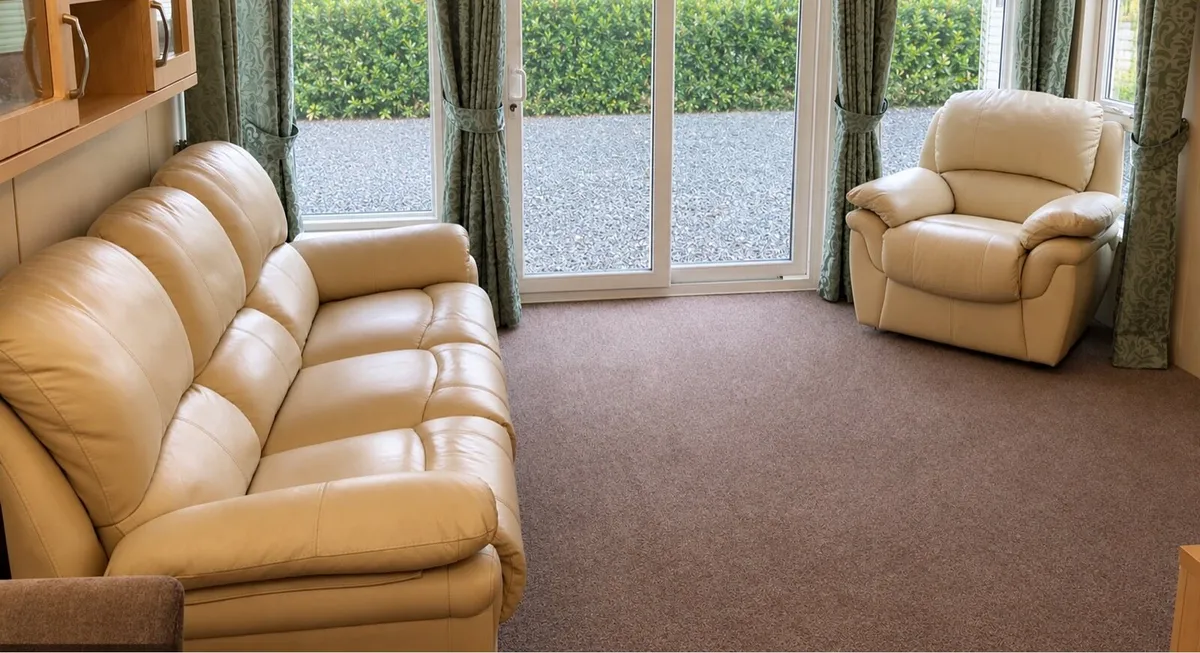 3+1 seater cream leather recliner couches - Image 1
