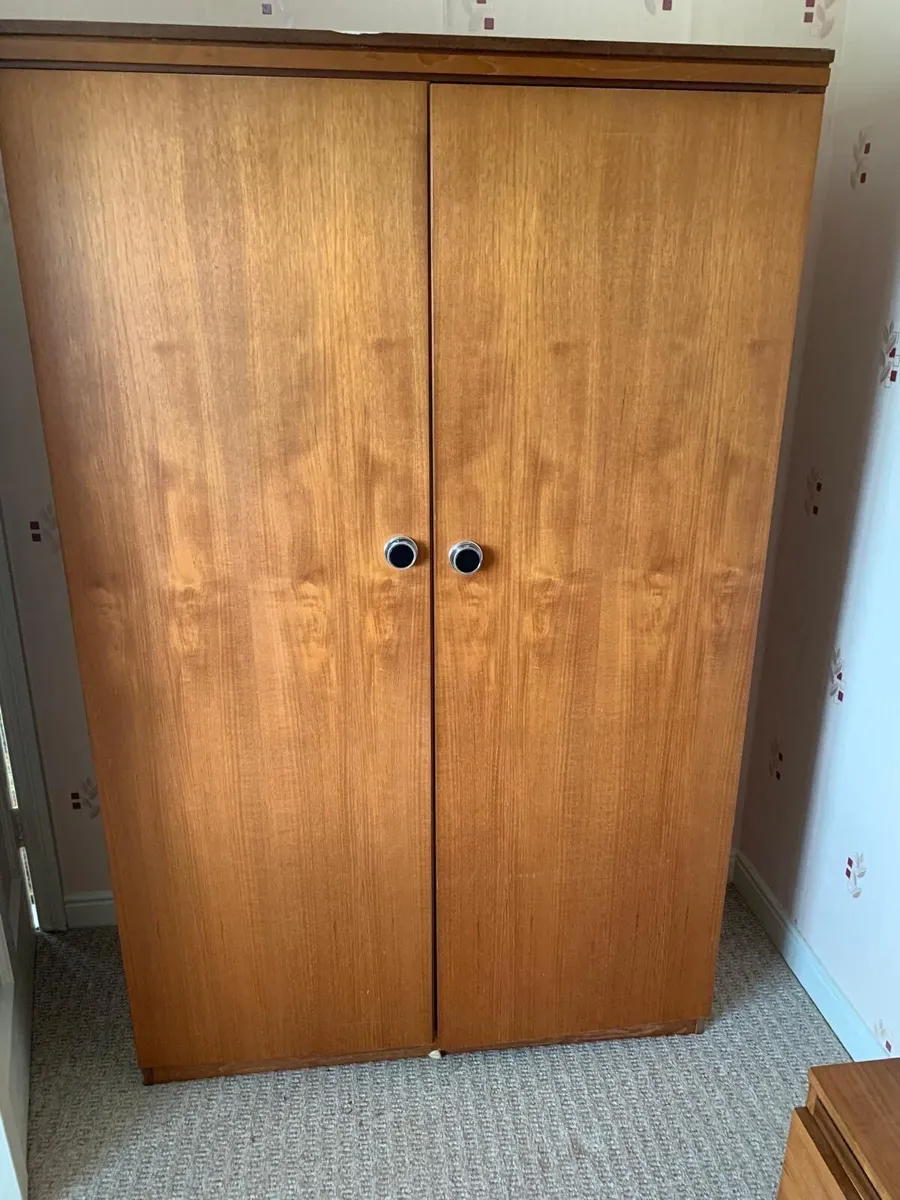 Vintage wardrobe - Image 3