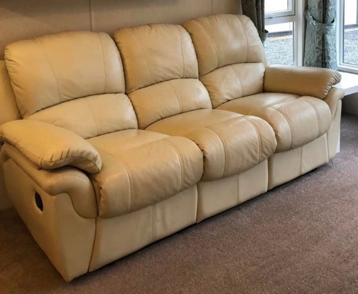 3+1 seater cream leather recliner couches - Image 3