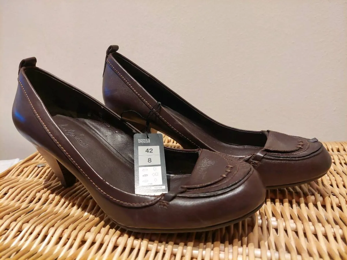 Marks & Spencers Brown Heel Shoes - Image 2