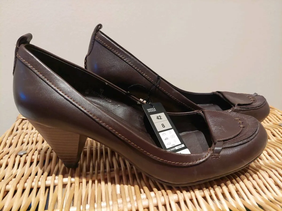 Marks & Spencers Brown Heel Shoes - Image 4