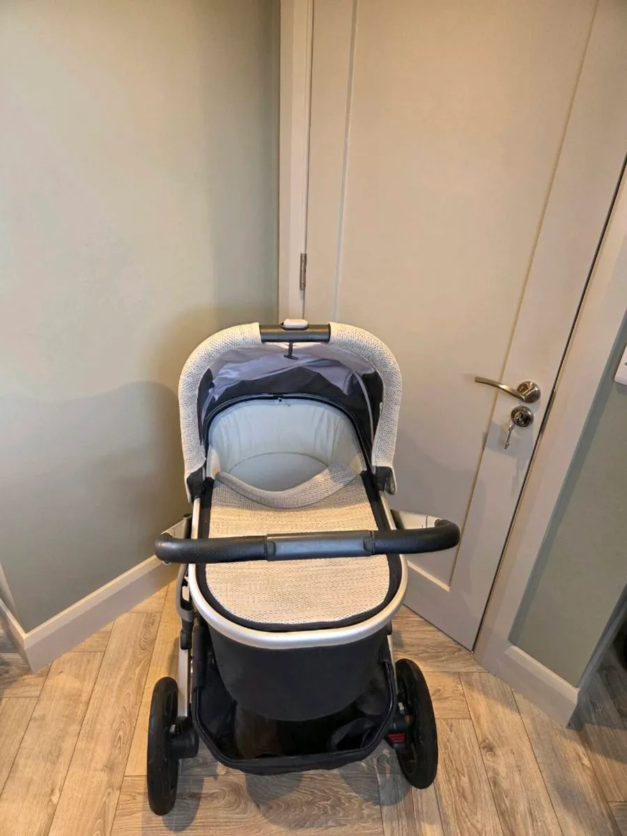 UPPAbaby VISTA V2 Complete Travel System - Image 2