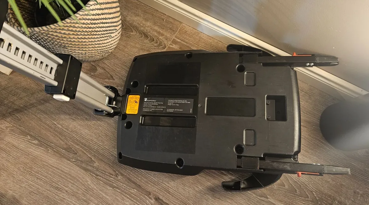 Doona Isofix Base with adjustable Support Leg - Image 3