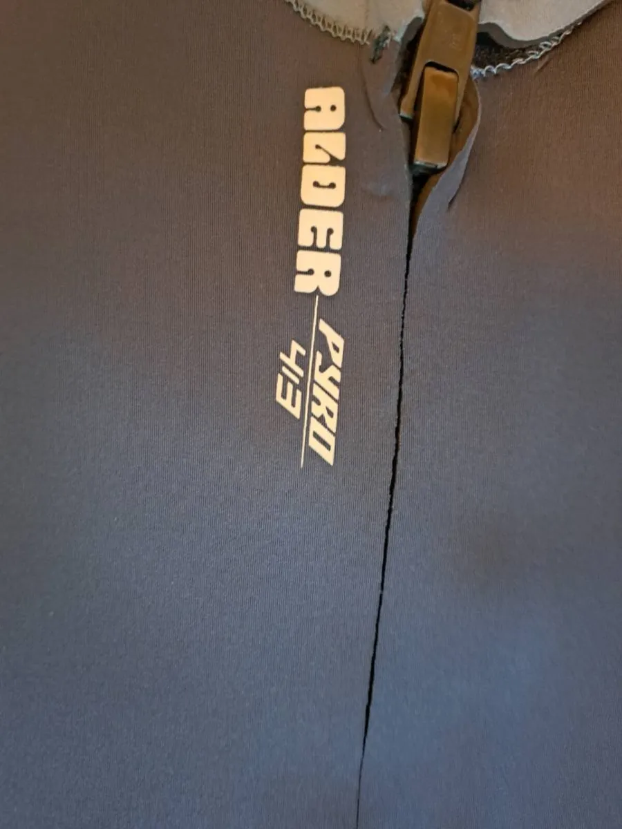 Wetsuit - Image 3
