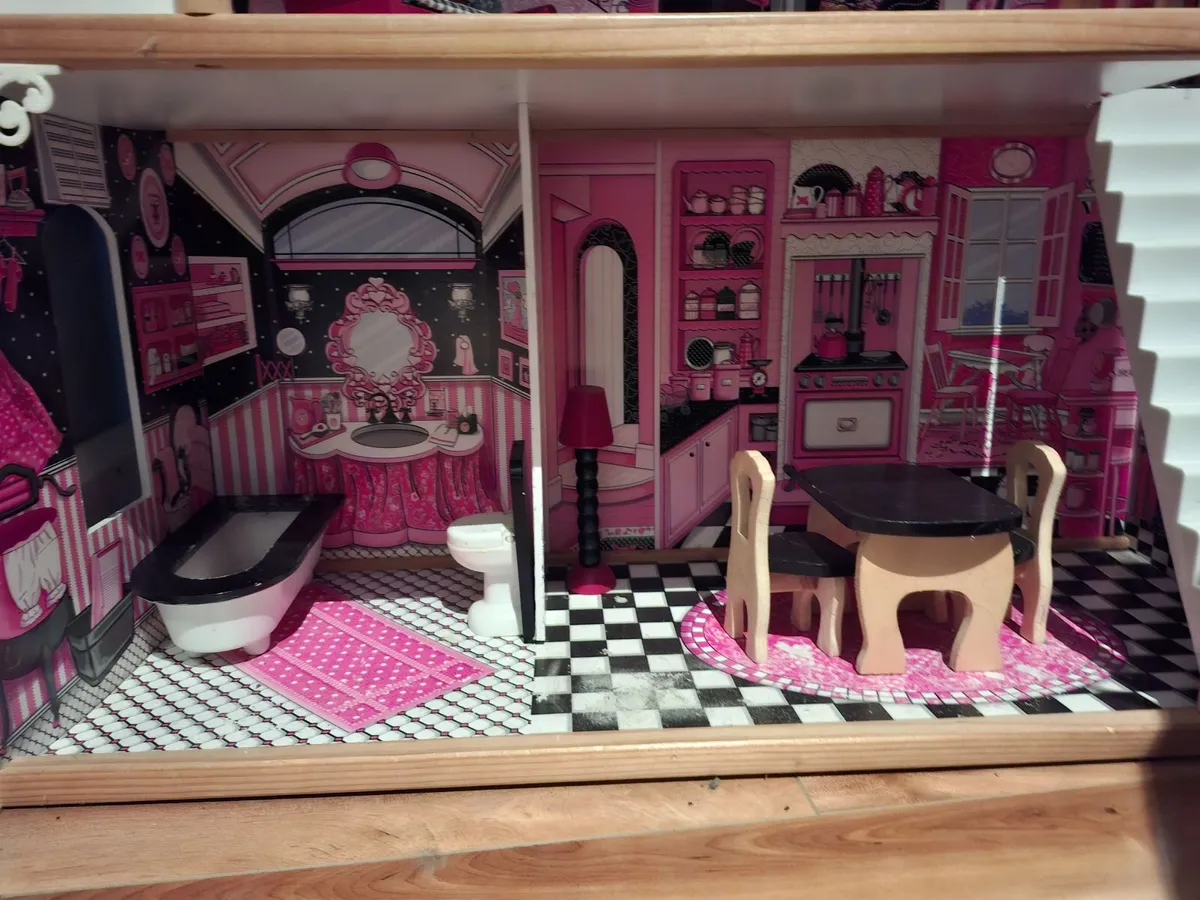 Dolls house - Image 2