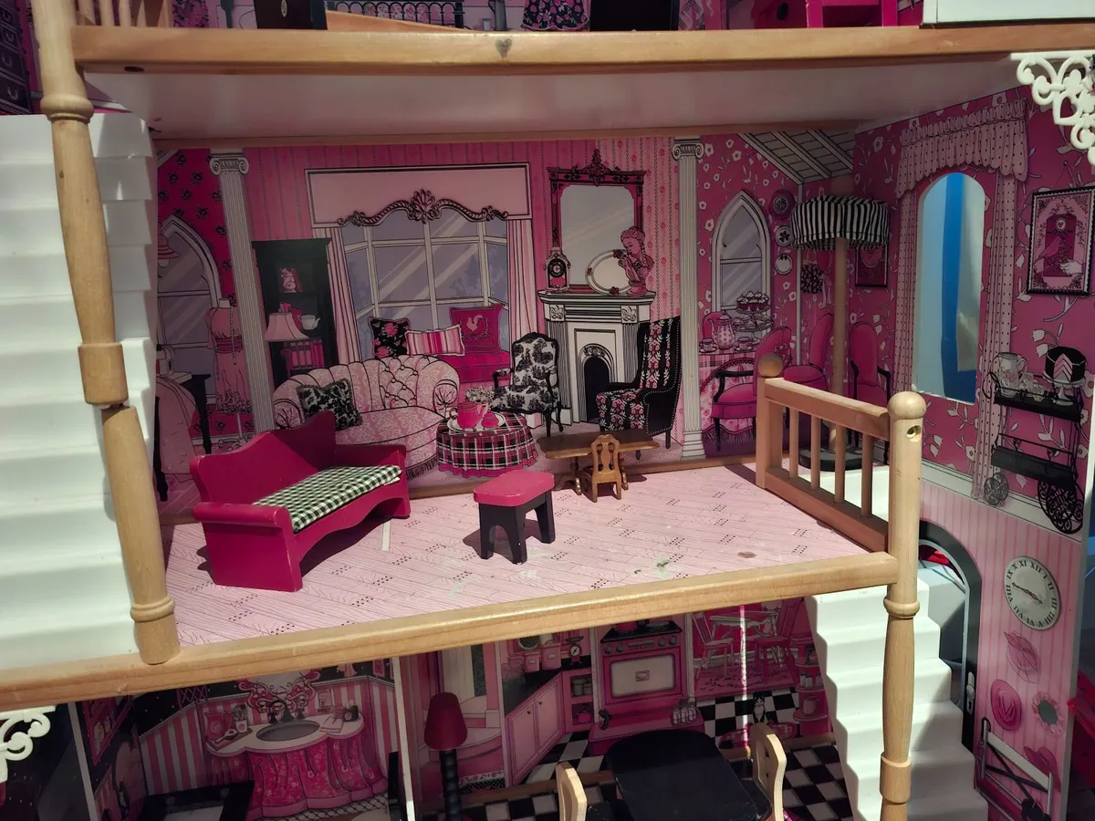 Dolls house - Image 3