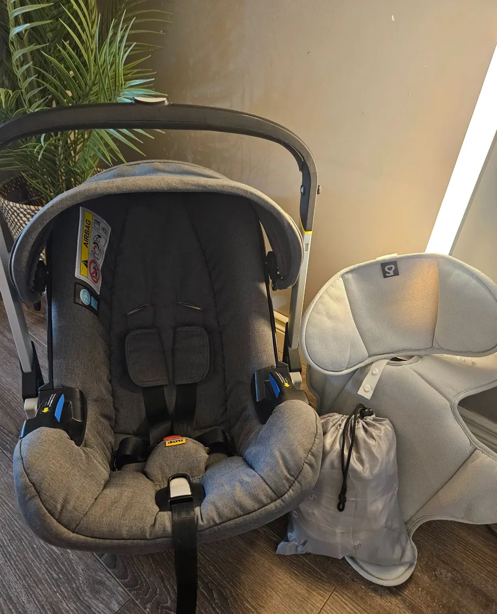 Doona + Car Seat / Stroller - Image 2
