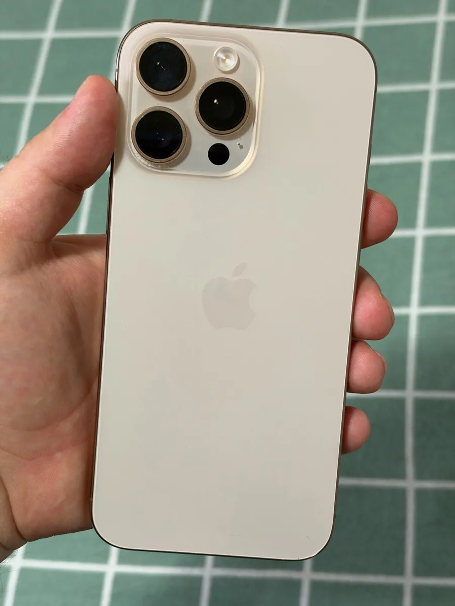 iPhone 16 pro max - Image 1
