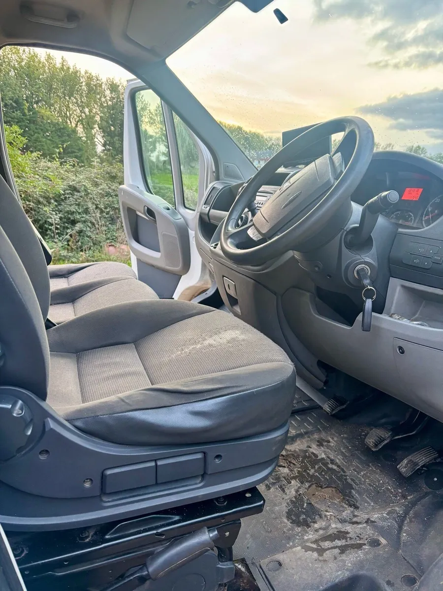 Peugeot Boxer 2 Stall - Image 3