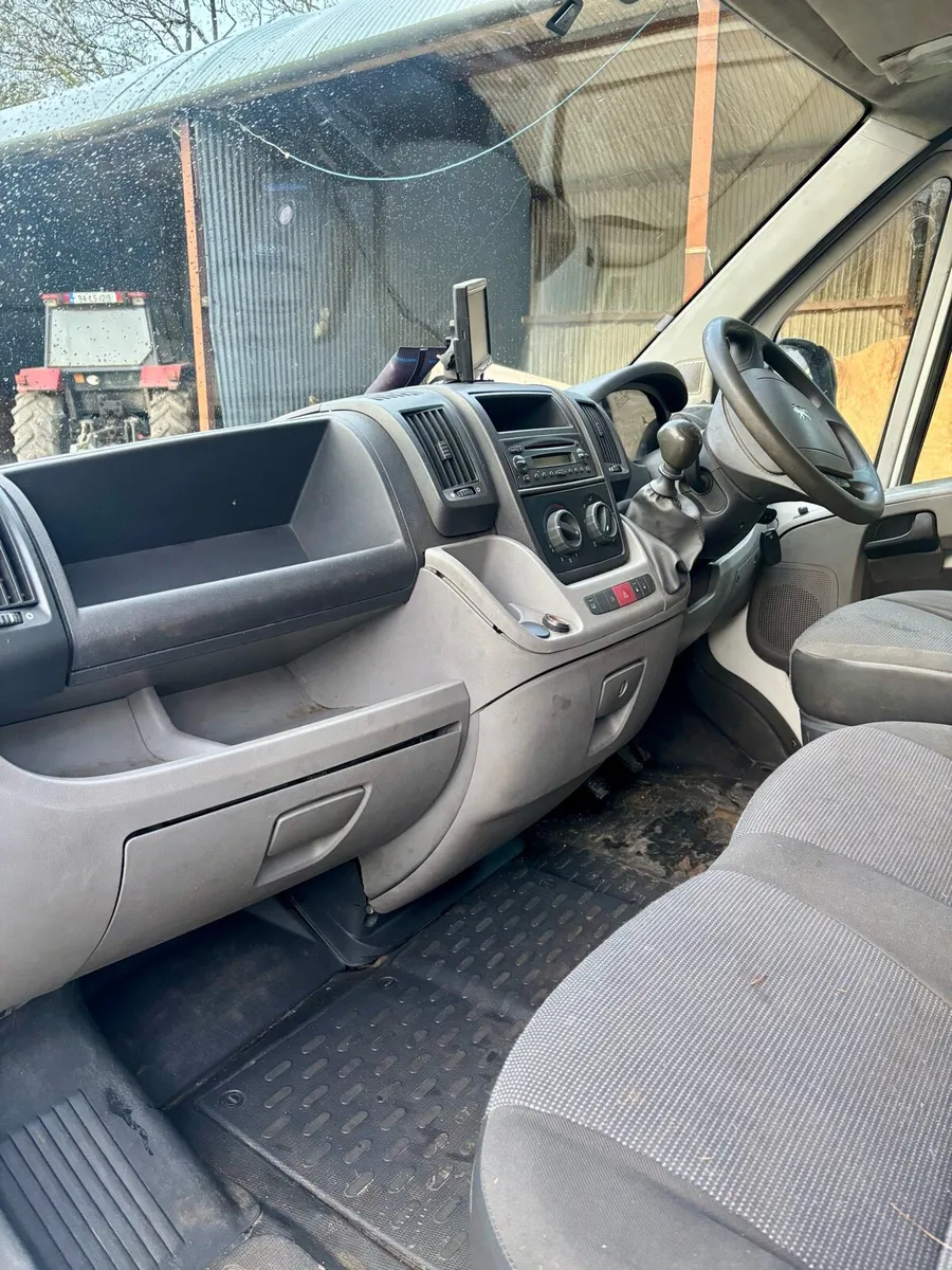 Peugeot Boxer 2 Stall - Image 4