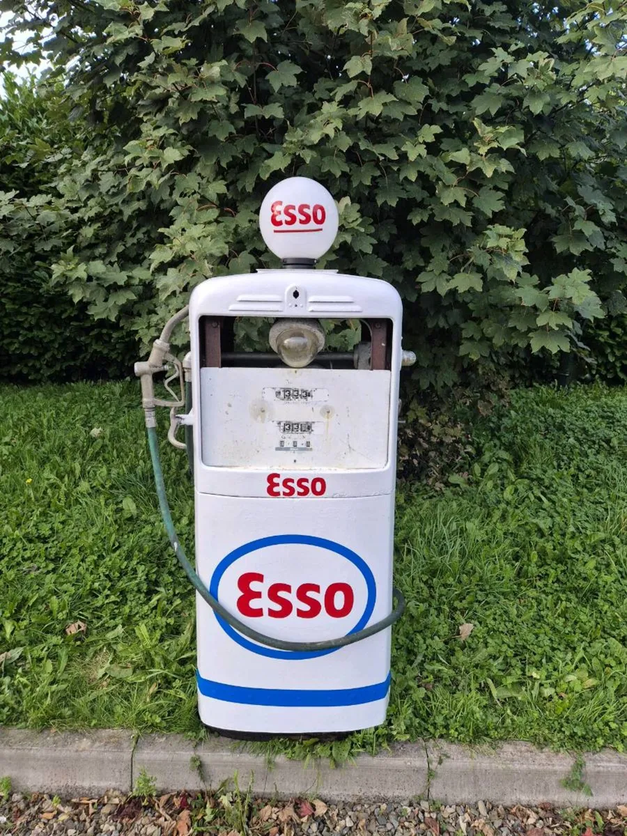 Esso  petrol pump - Image 3