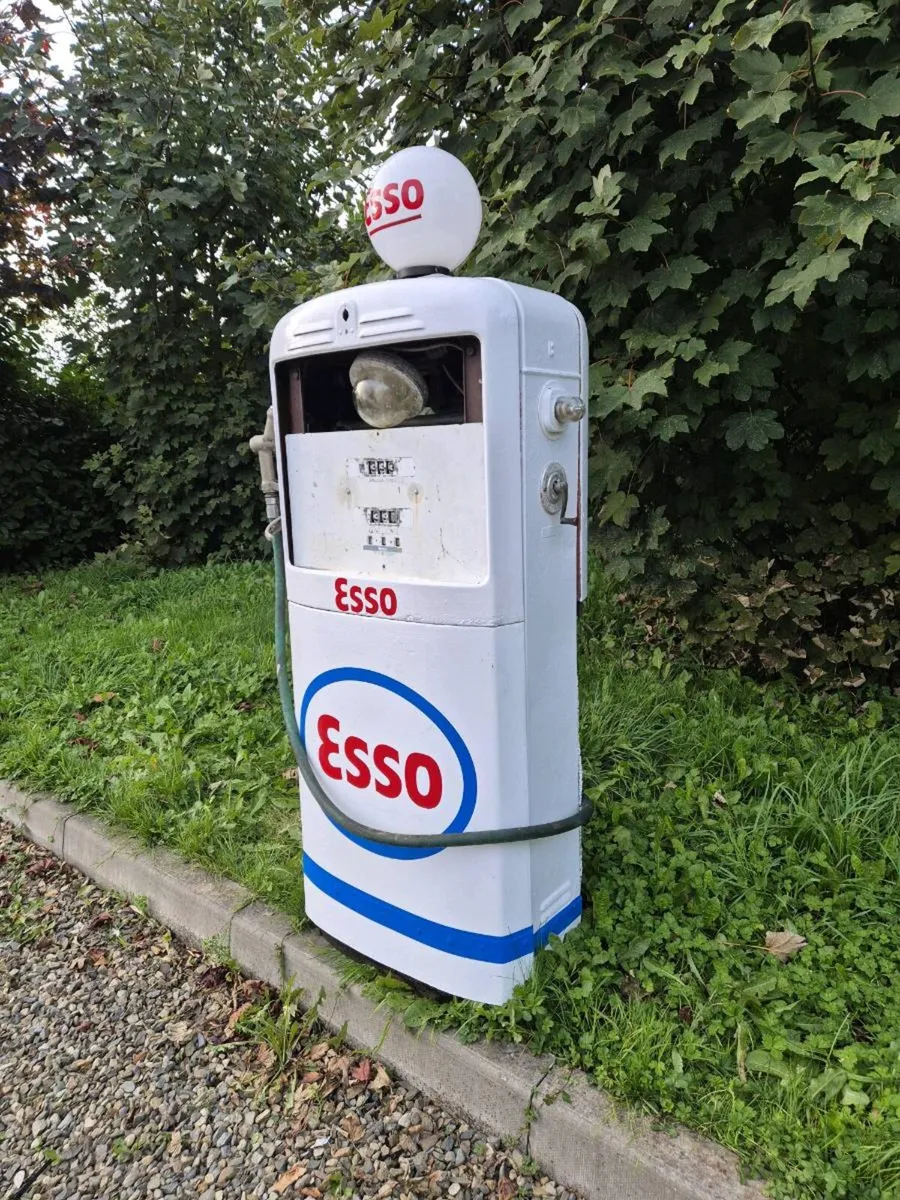 Esso  petrol pump - Image 4