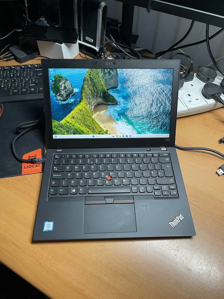Lenovo i5 pro 16/256 Touchscreen w11 - Image 1