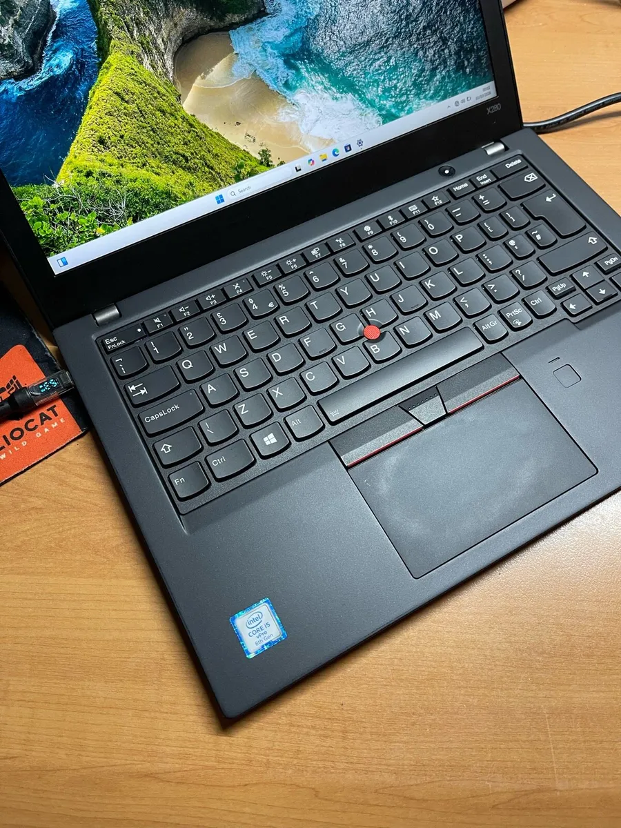 Lenovo i5 pro 16/256 Touchscreen w11 - Image 3