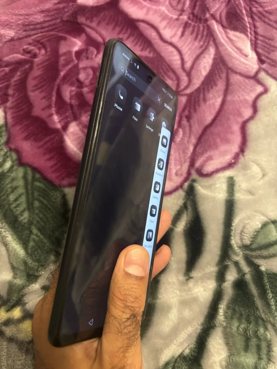 Huawei P Smart mobile phone – 128GB – Unlocked - Image 4