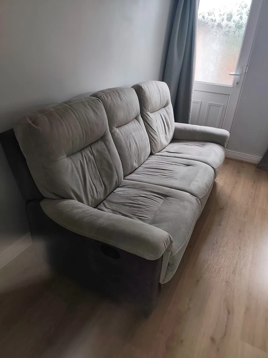Couch - Image 3