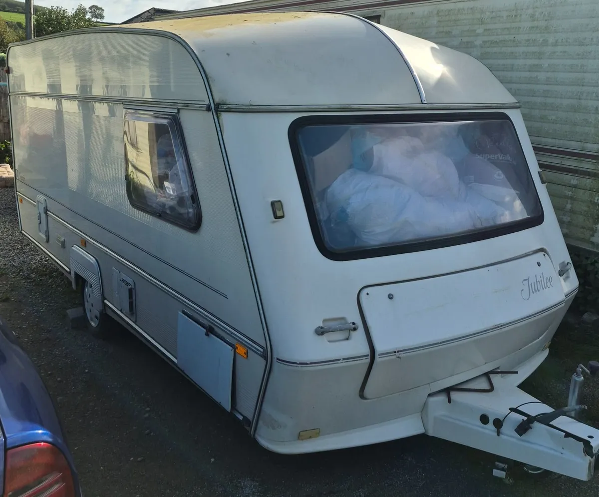 Camper-trailer - Image 1