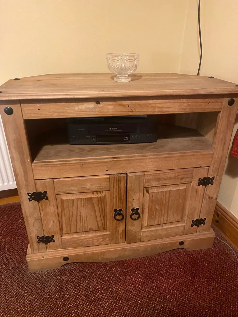 Tv cabinet